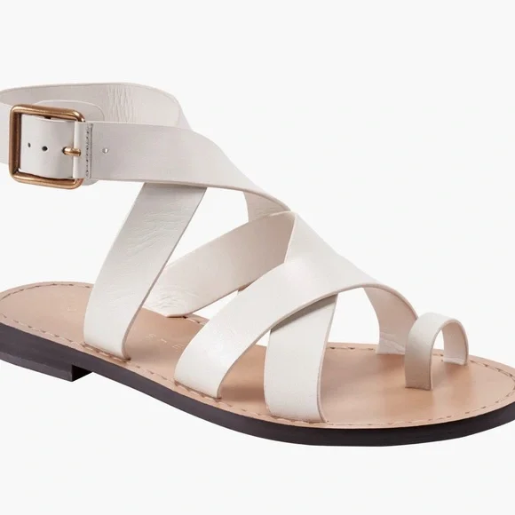 Marc Fisher Loop Sandal. Ladies 8 - Picture 1 of 15